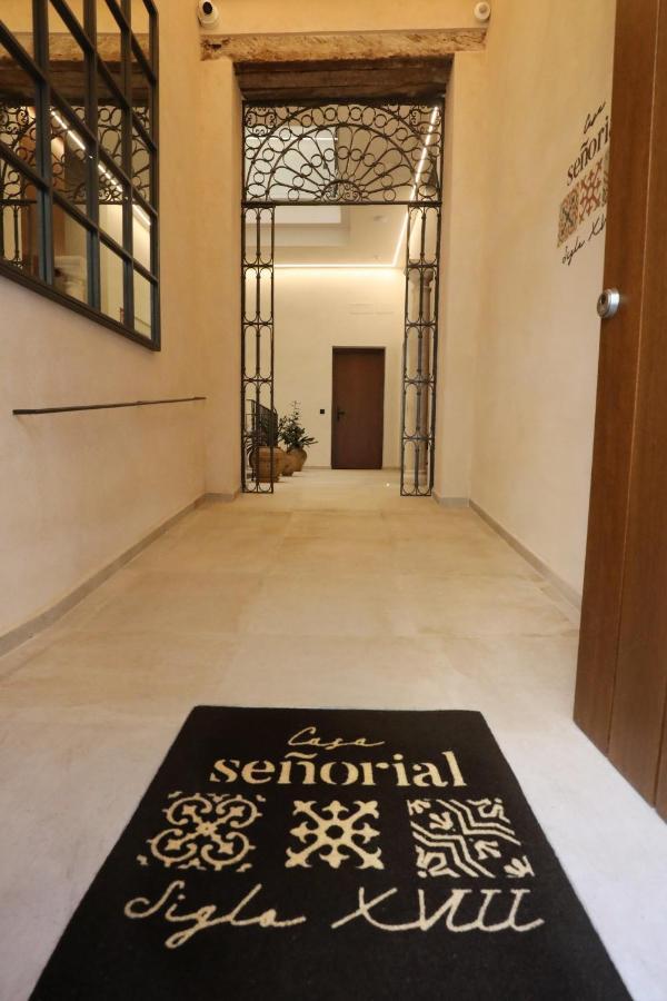 Casa Senorial Del Siglo XVIII Aparthotel Seville Ngoại thất bức ảnh